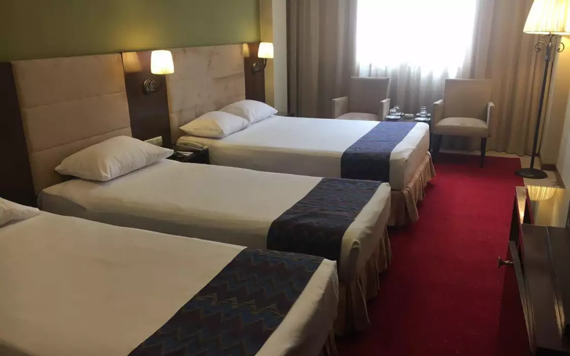 Alibaba https://cdn.alibaba.ir/ostorage/hotel-accommodation-images/68638202a1e6f83605b73b20_چهار تخته.webp